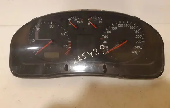 Volkswagen PASSAT B5.5 Speedometer (instrument cluster) 3B1919880G