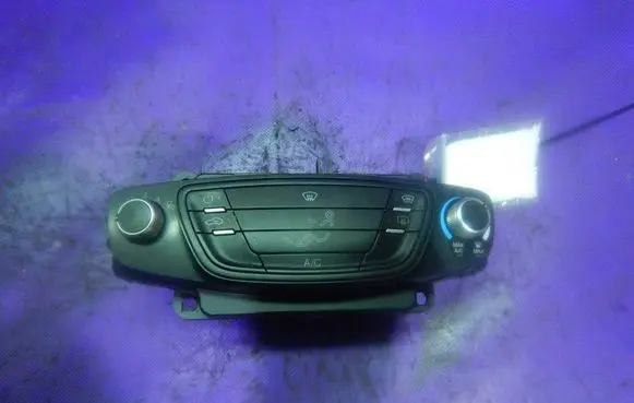 Ford Mondeo MK IV Climate control unit 