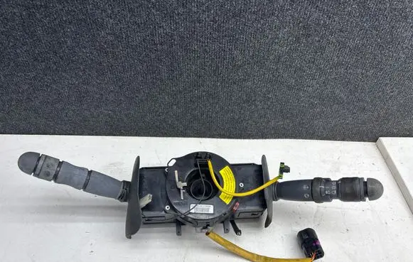 Iveco Daily 5th gen Wiper turn signal indicator stalk/switch 69500430