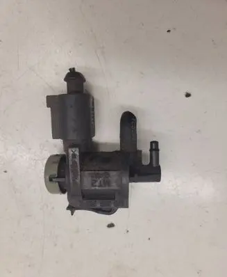 Volkswagen Golf IV Turbo solenoid valve 1J0906283C