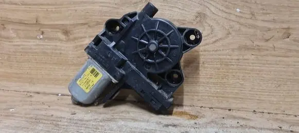 Volvo XC70 Rear door window regulator motor 970715101