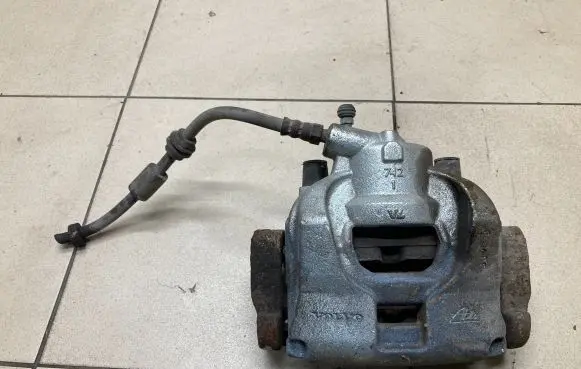 Volvo V60 Front brake caliper