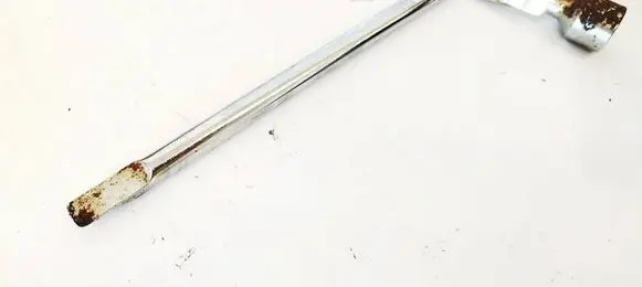 Toyota Auris 150 Wheel nut wrench 
