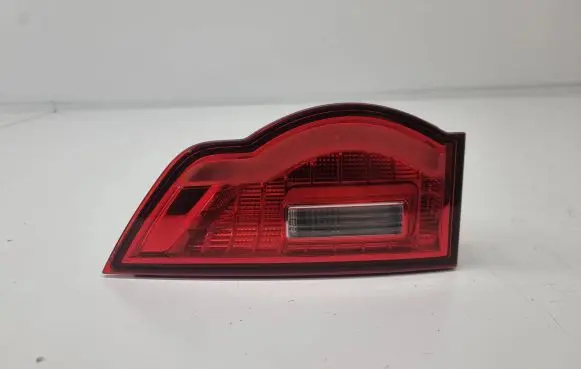 Jaguar F-Pace Tailgate rear/tail lights HK8315K273AA