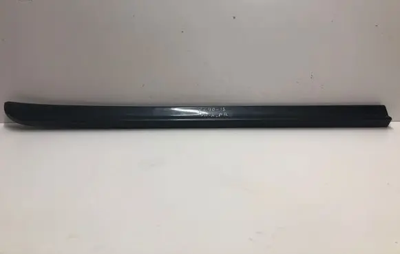 Volvo XC90 Front door trim (molding) 31333142