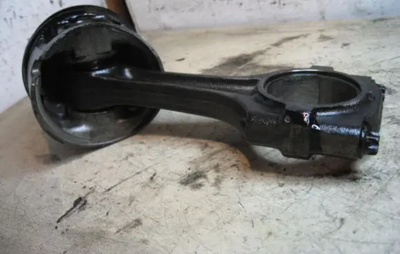 Renault Laguna I Piston with connecting rod HFCT6T8