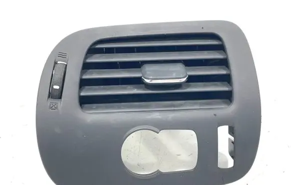 Chevrolet Volt I Dashboard side air vent grill/cover trim 20831098 20831097 25937426
