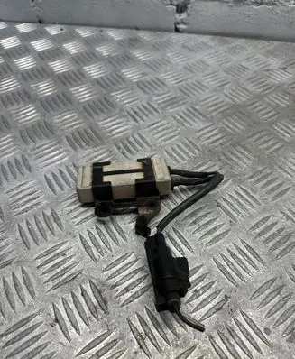 Toyota Corolla Verso AR10 Coolant fan relay 2468103560