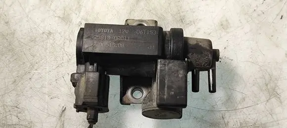 Toyota Corolla Verso AR10 Turbo solenoid valve 258190R011 70051308 06T153