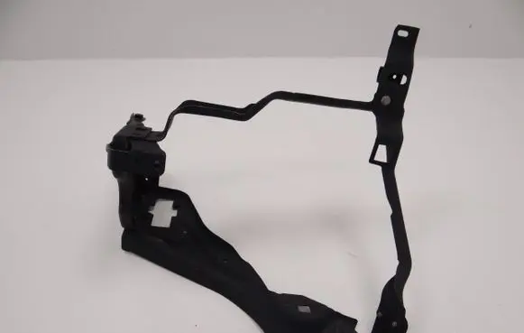 Mercedes-Benz C W204 Headlight/headlamp mounting bracket A204626044