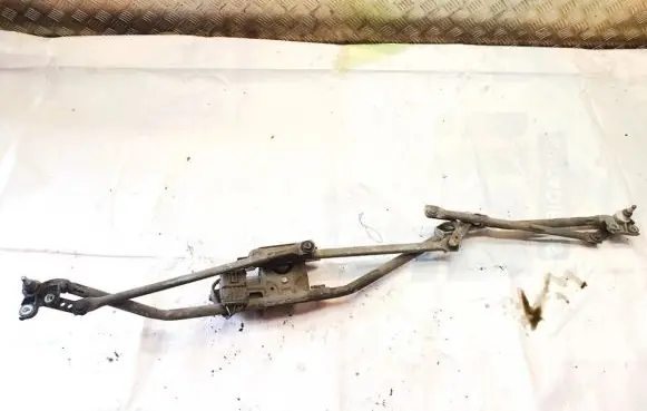 Opel Zafira A Front wiper linkage and motor
