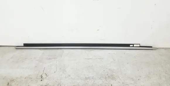 Audi A3 S3 8V Front door glass trim molding 8V7853283C