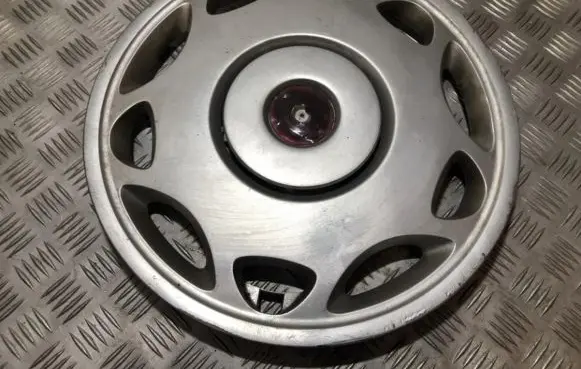 BMW 3 E36 R15 wheel hub/cap/trim 3pieces