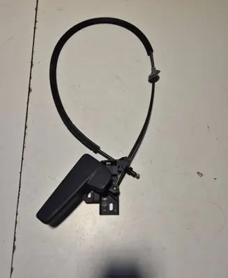 Volkswagen Jetta VII Engine bonnet/hood lock release cable 17A823535 517823633B