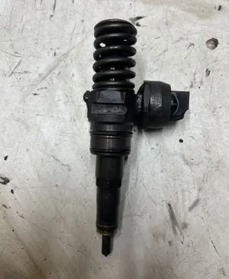 Volkswagen PASSAT B5.5 Fuel injector
