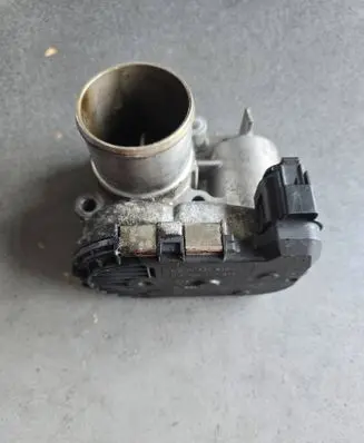 Renault Trafic II (X83) Throttle valve 8200330810 8200330812