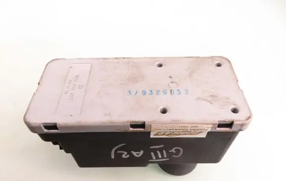 Volkswagen PASSAT B4 Central locking vacuum pump 1H0962257