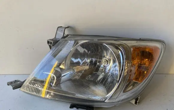 Toyota Hilux (AN10, AN20, AN30) Headlight/headlamp 10016517
