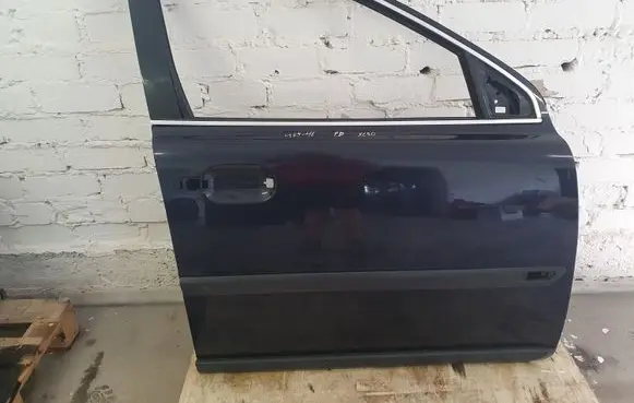 Volvo XC90 Front door 46546
