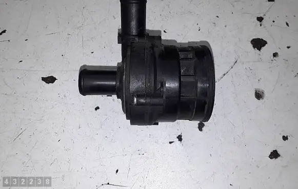 Nissan Qashqai Electric auxiliary coolant/water pump