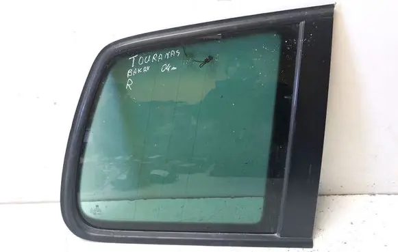 Volkswagen Touran I Rear side window 1T0845042