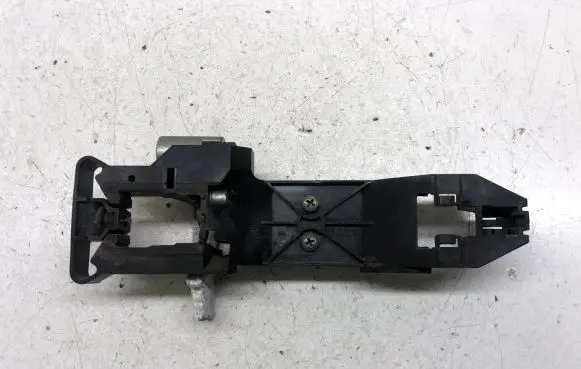 Nissan Note (E11) Front door exterior handle/bracket 242275