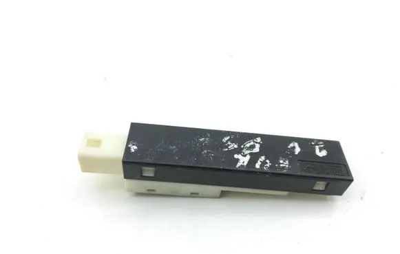 Toyota Auris 150 Aerial antenna amplifier 52104 J743503