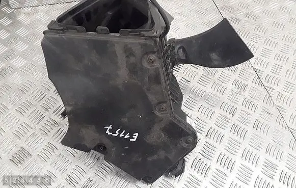 Audi A5 8T 8F Air filter box 8K0133837B