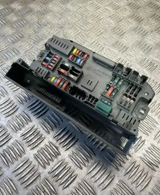 BMW X6 E71 Fuse module 6931690