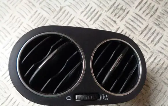 Volkswagen Golf Plus Dashboard side air vent grill/cover trim 5M0819703