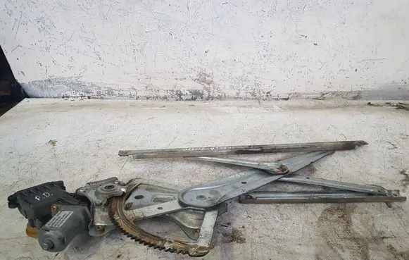 Toyota Corolla Verso AR10 Front door window regulator with motor 997250100