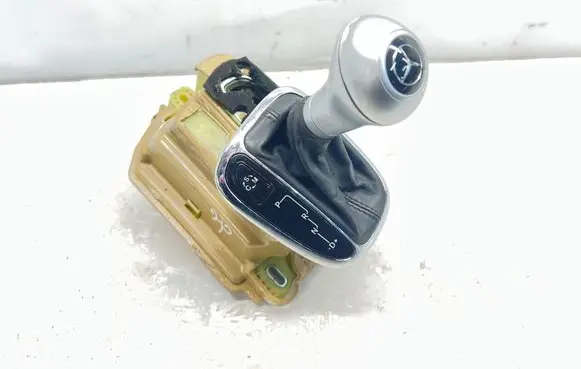Mercedes-Benz CLC CL203 Gear shifter/selector A2032678524