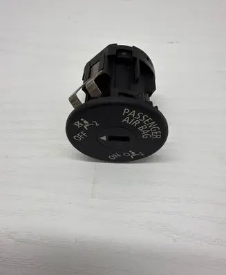 Passenger airbag on/off switch