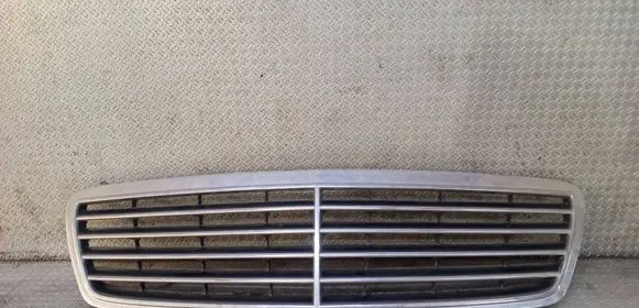 Mercedes-Benz C W203 Front grill A2038800183