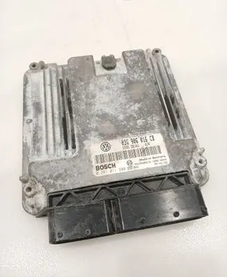 Volkswagen Golf V Engine control unit/module 03G906016CB 0281011900 1039S06216