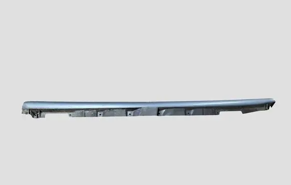 Toyota Avensis T250 Sill