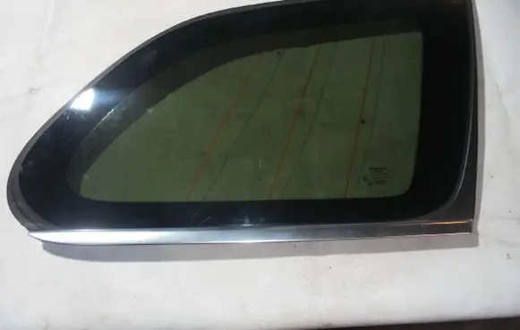 Volvo XC60 Side middle window/glass 