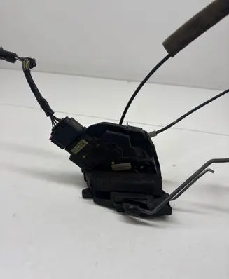 Mazda 3 I Front door lock 3N6AA21813K