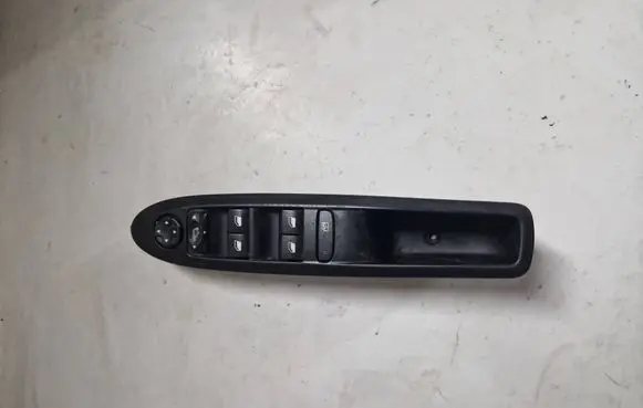 Citroen C4 II Electric window control switch 96657050ZD
