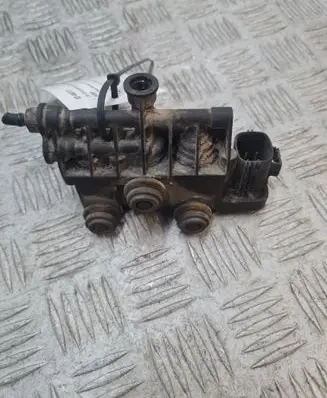 Land Rover Discovery 3 - LR3 Air suspension valve block RVH000055