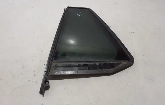 BMW 5 G30 G31 G38 Rear vent window glass 7387459
