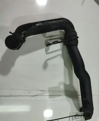 Volkswagen PASSAT B4 Intercooler hose/pipe 