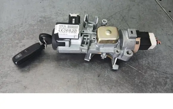 Mazda 626 Ignition lock GJ6A66938A