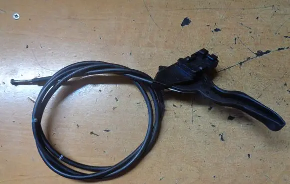 Opel Meriva B Engine bonnet/hood lock release cable 13128233