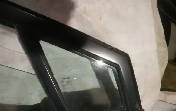 Toyota Corolla Verso AR10 Front door vent window glass four-door 