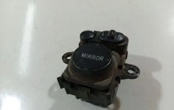 Honda FR-V Wing mirror switch SJD0030