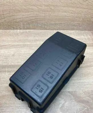 Opel Vectra B Fuse box cover 09136102