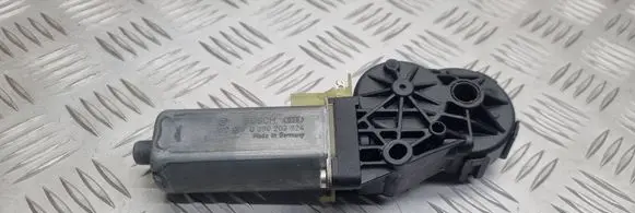Volkswagen PASSAT B6 Seat adjustment motor 0390203224