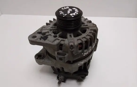 Hyundai i30 Generator/alternator 373002A850 2611067