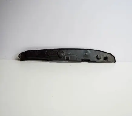 Volkswagen Jetta VI Fender end trim 5C6821112